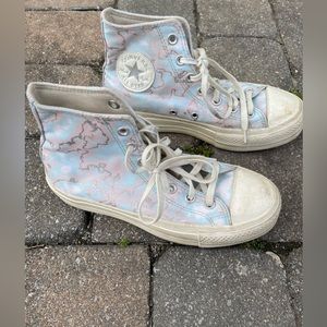 Platform converse